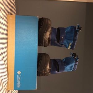 Size 6 toddlers Twin Tundra boots